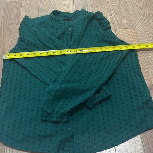 J. Crew Emerald Green Clip Dot Embroidered Long Sleeve Button Down Blouse Size M - Picture 6 of 7